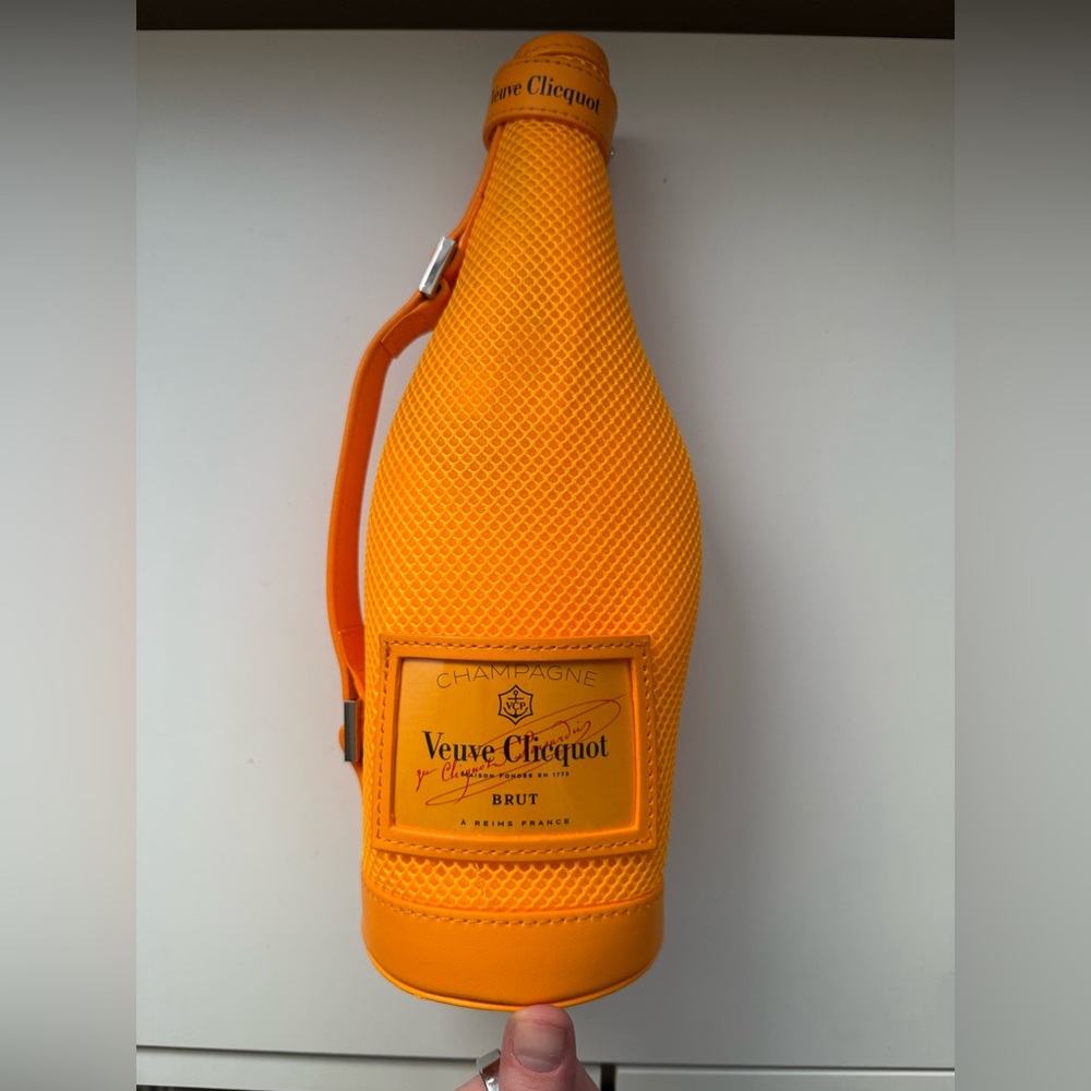 BNWOT Veuve Clicquot Brut Insulated Orange Ice Jacket